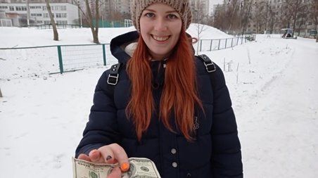 Подцепил симпатичную русскую девушку и развел а секс за деньги